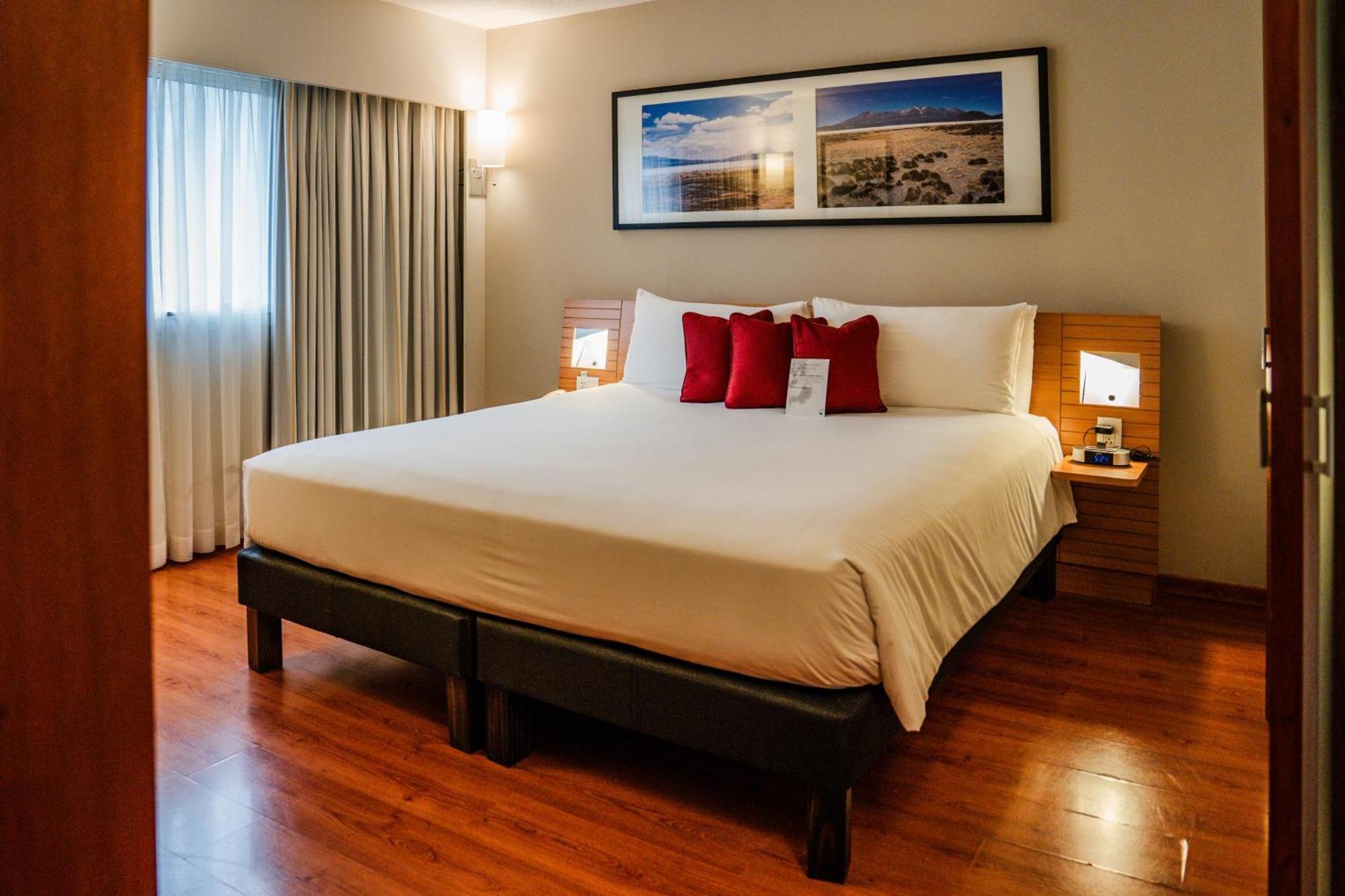 Novotel San Isidro Hotel