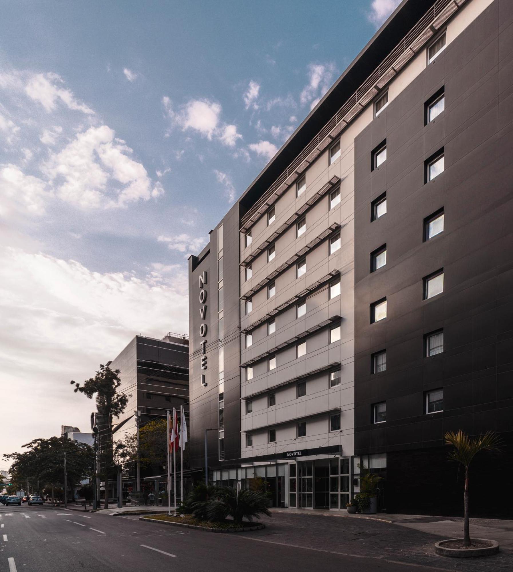 Novotel San Isidro Hotel
