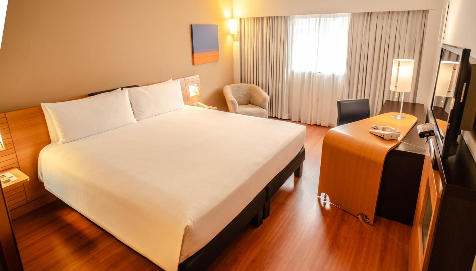 Hotel Novotel San Isidro Lima