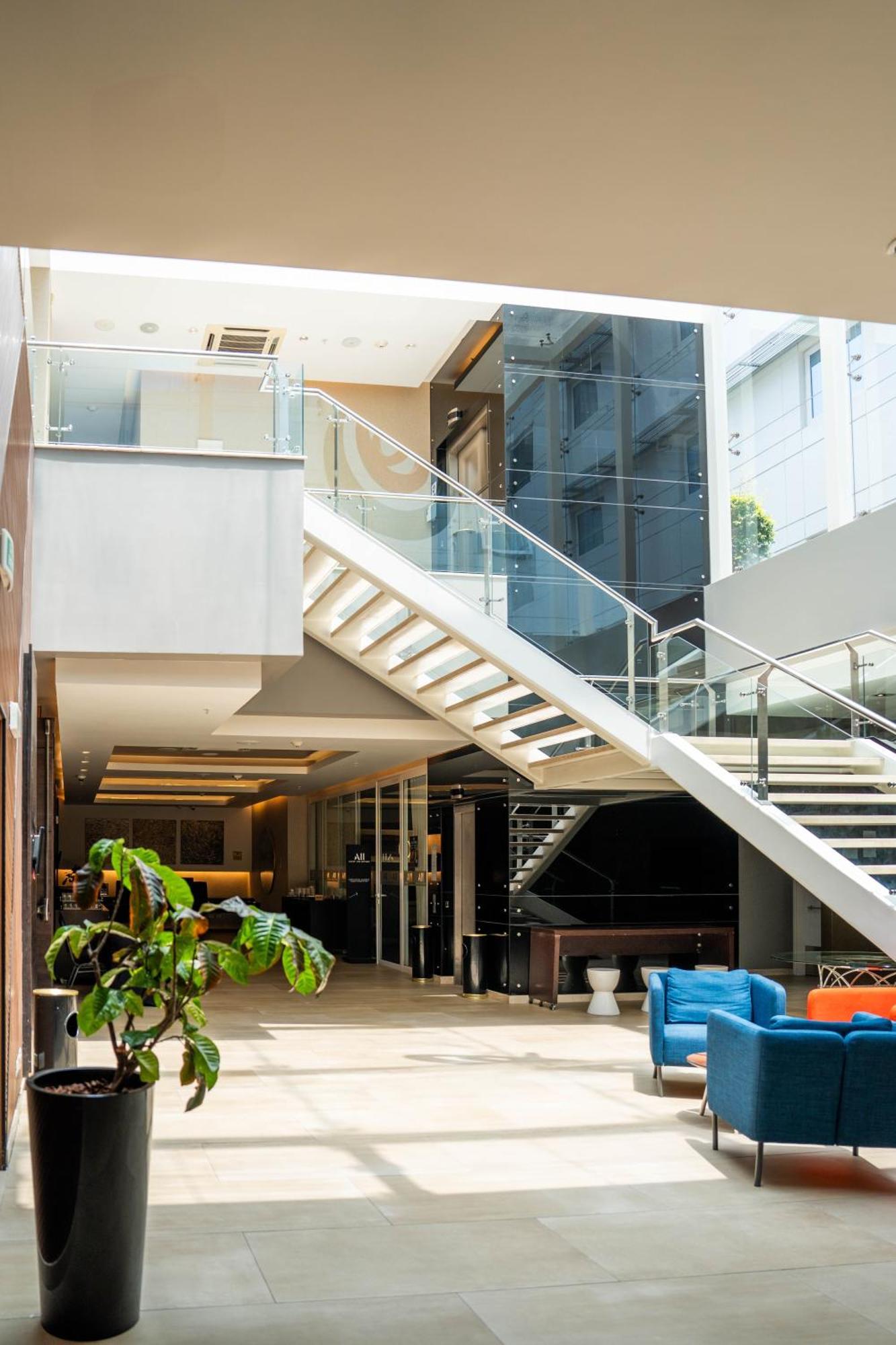 Hotel Novotel San Isidro Lima