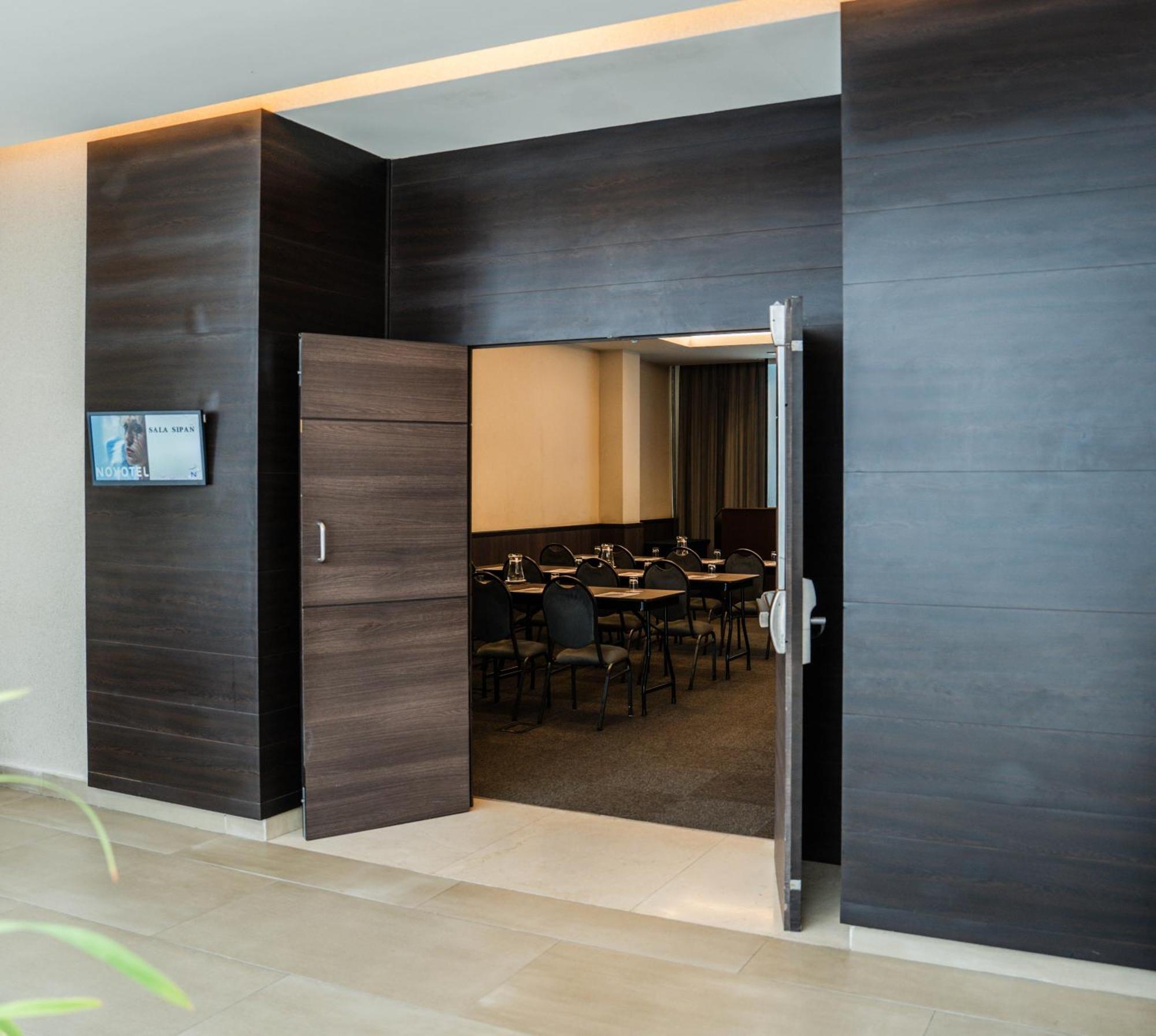 Novotel San Isidro Hotel 4*