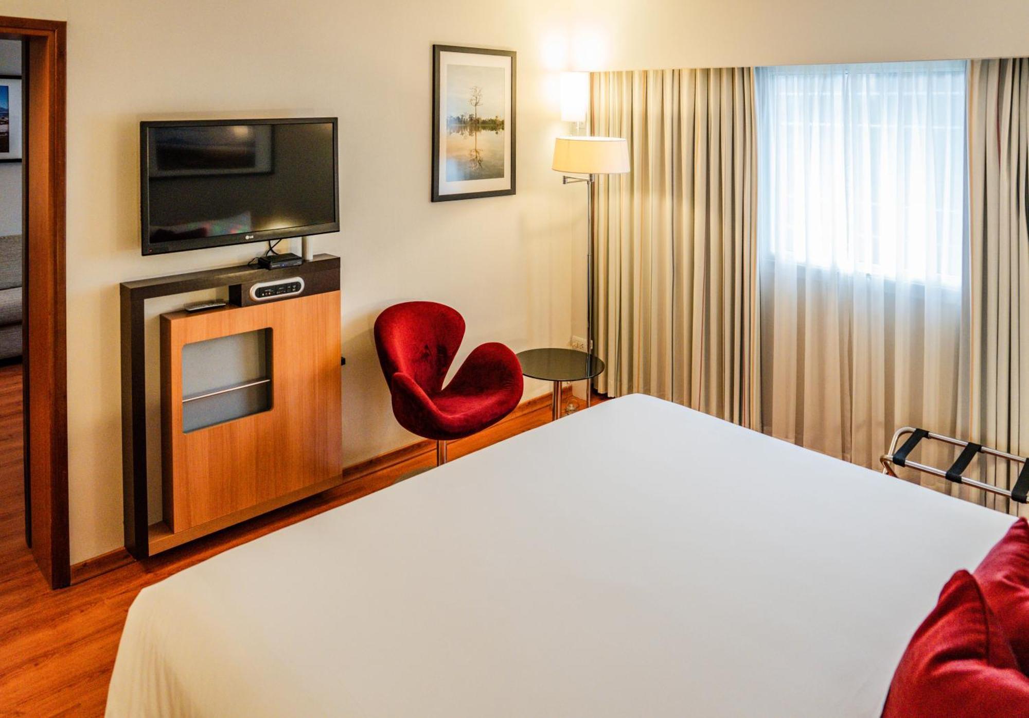 Novotel San Isidro Hotel 4*