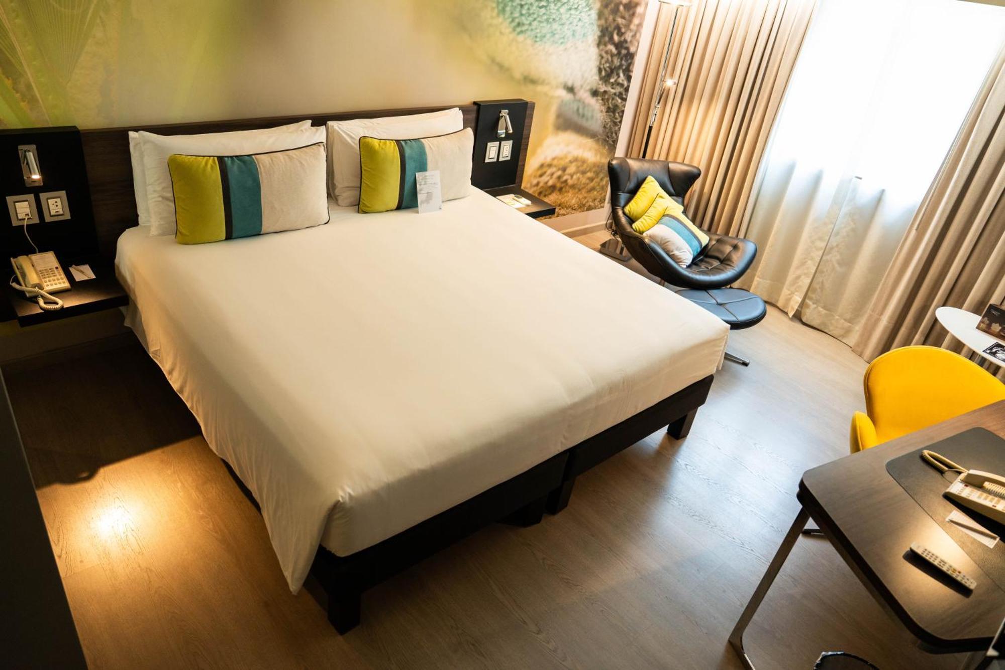 Novotel San Isidro Hotel