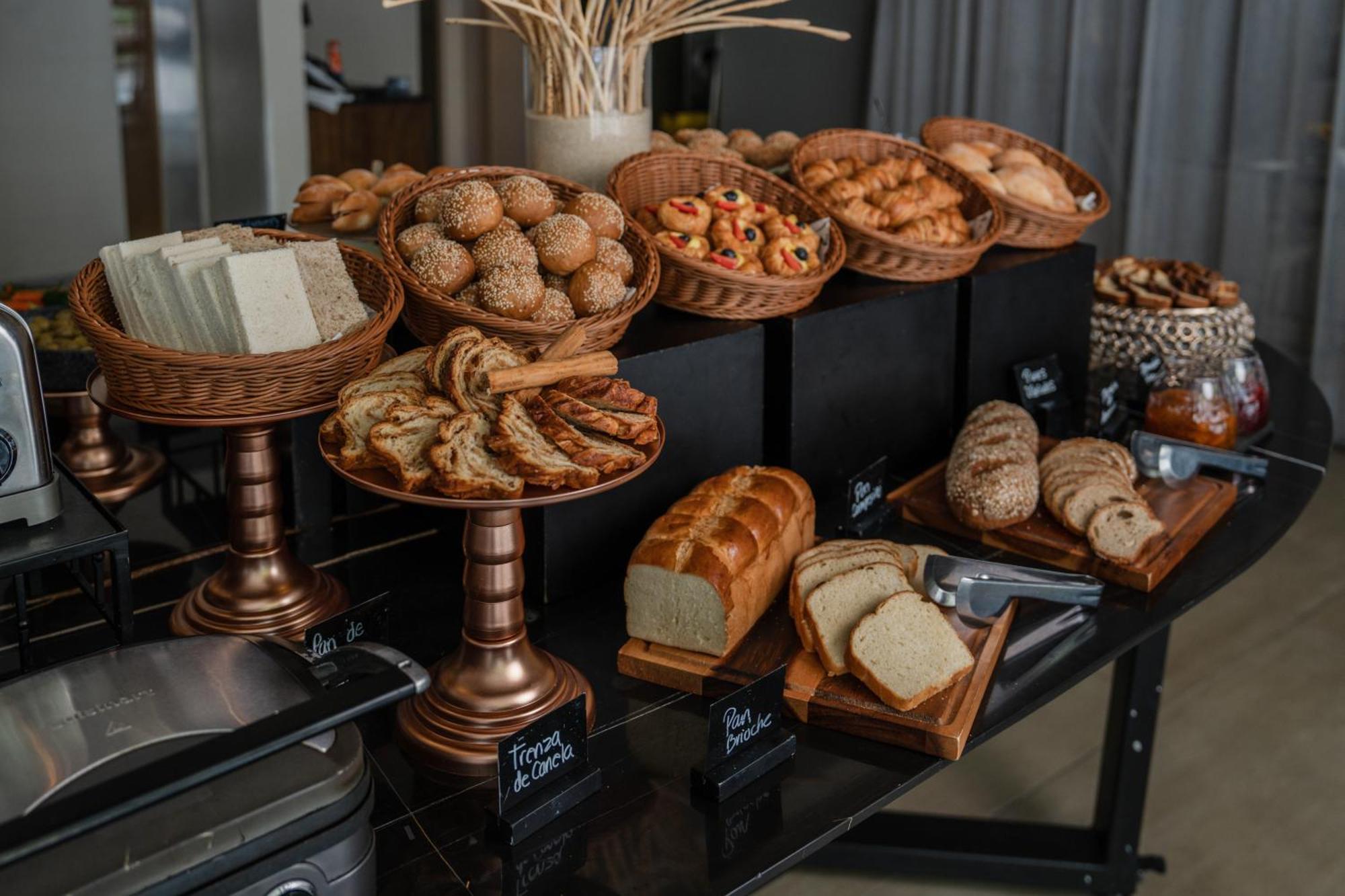 Hotel Novotel San Isidro 4*