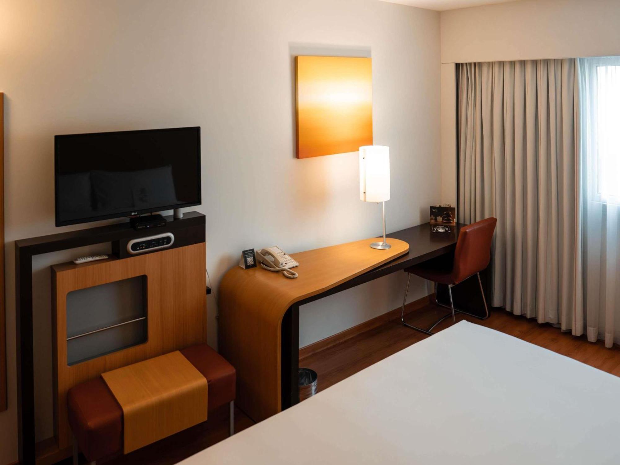 Hotel Novotel San Isidro 4*