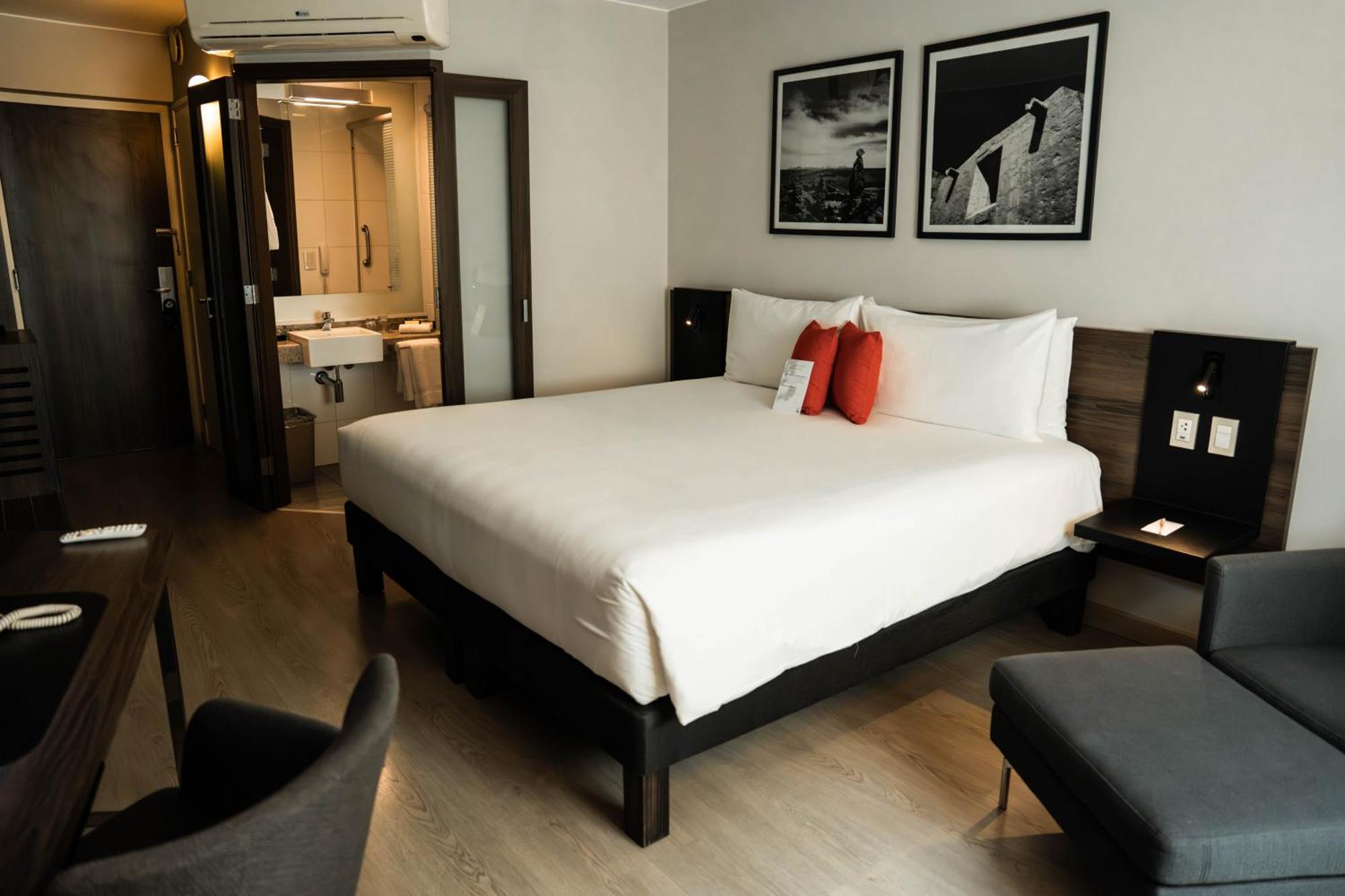 Novotel San Isidro Hotel 4*