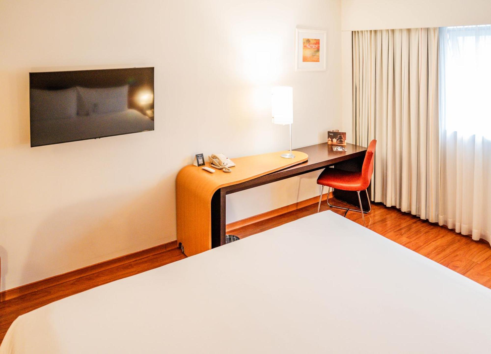 Novotel San Isidro 4*